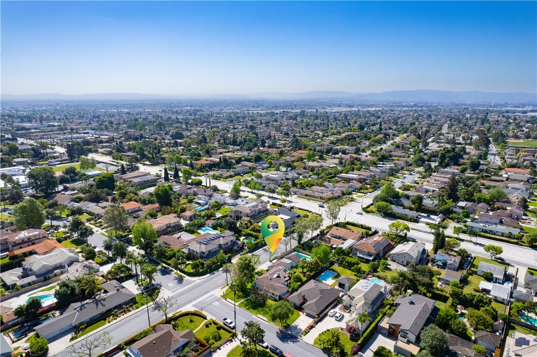 400 W Woodruff Avenue