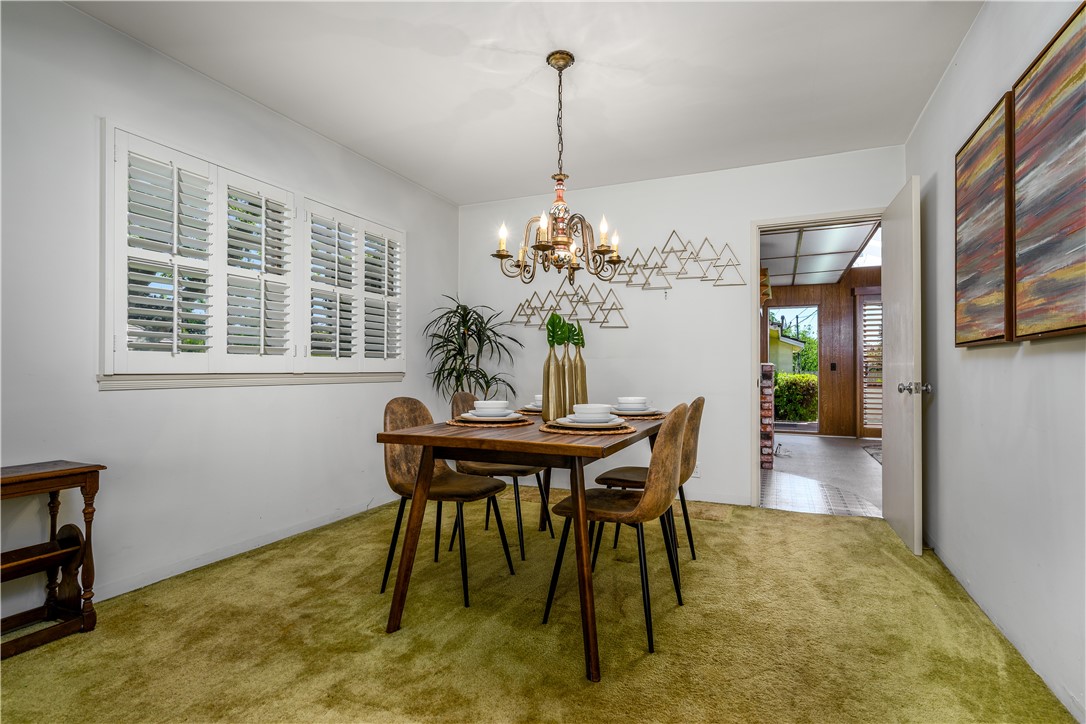 400 W Woodruff Avenue