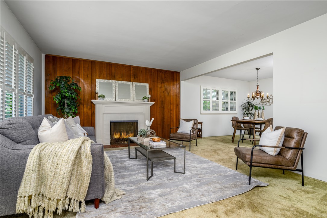 400 W Woodruff Avenue