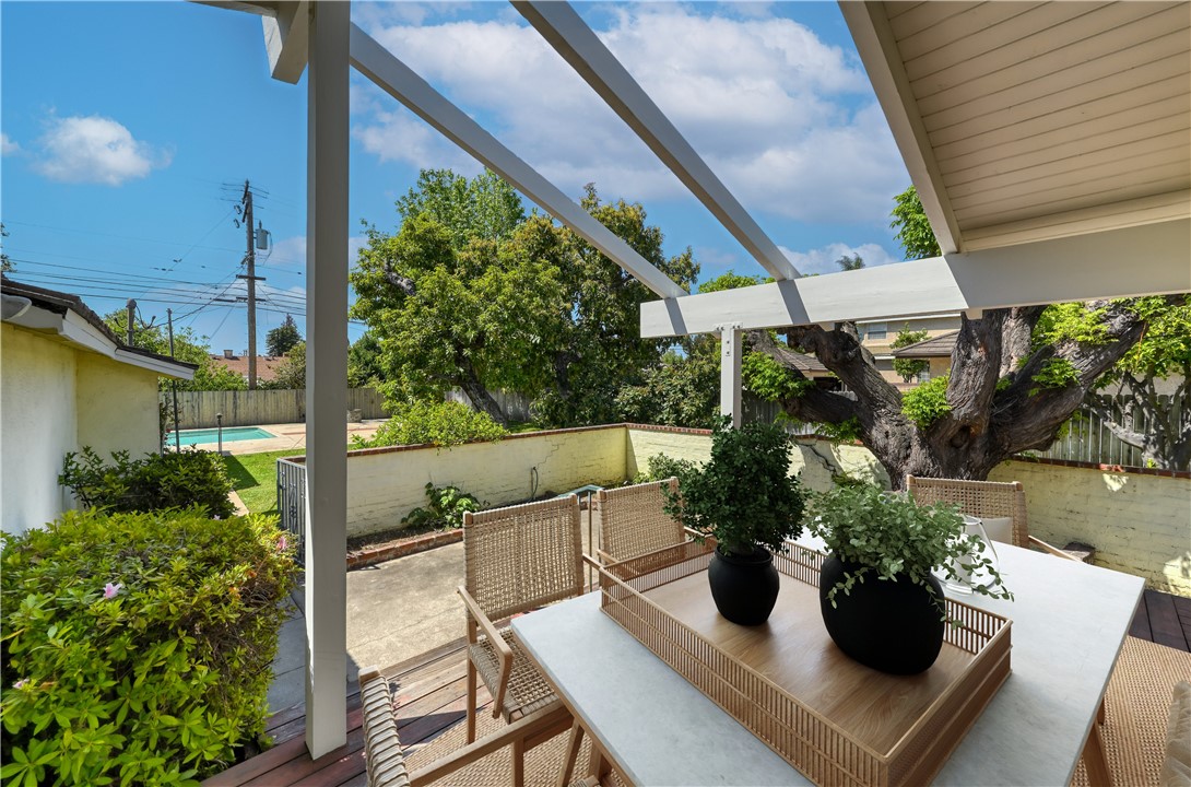 400 W Woodruff Avenue