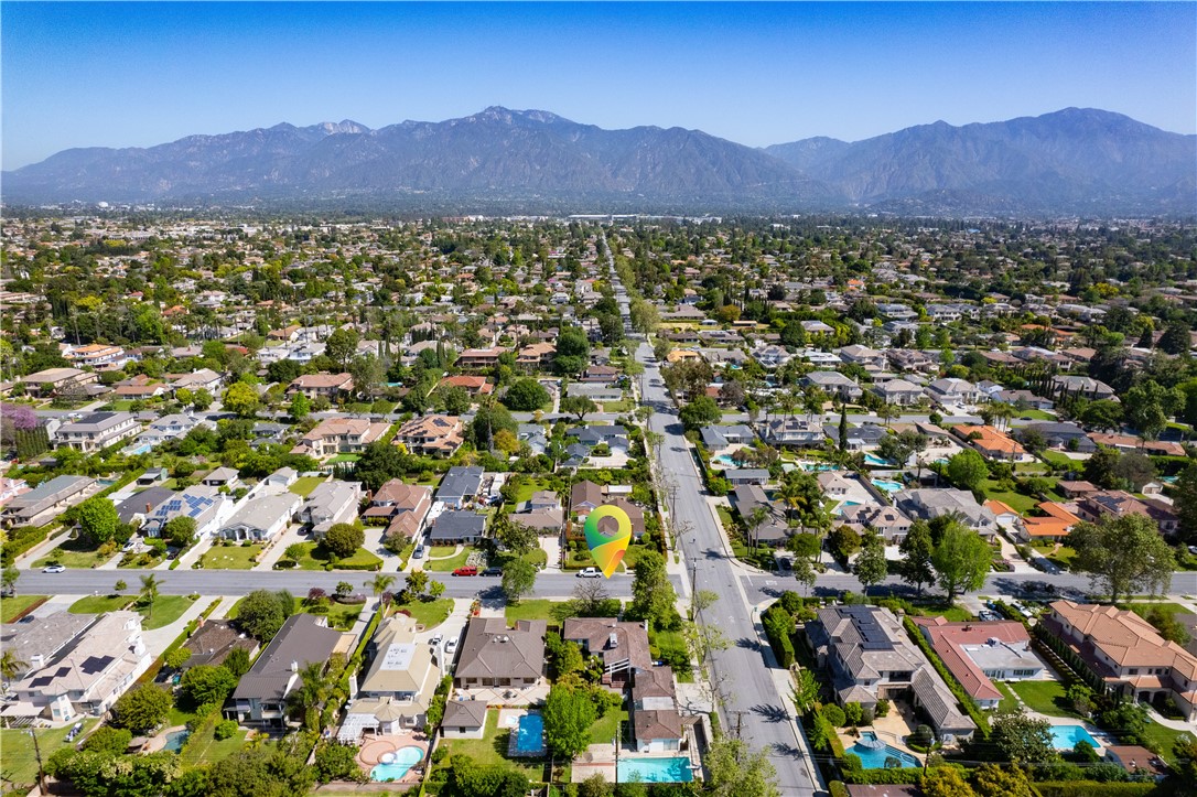 400 W Woodruff Avenue