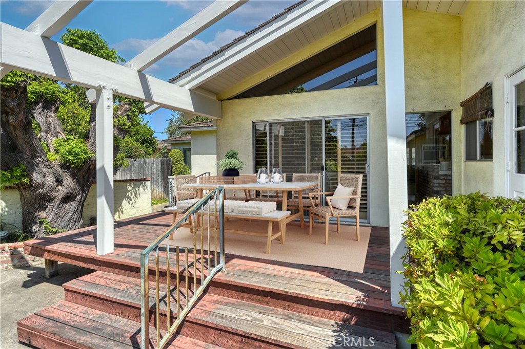 400 W Woodruff Avenue