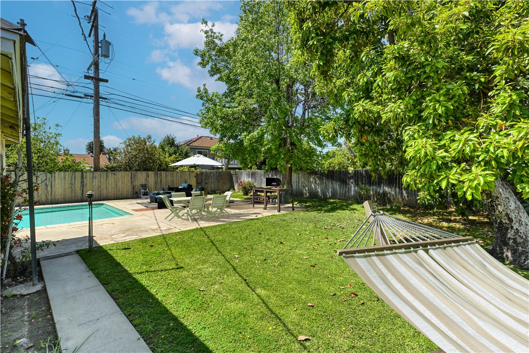 400 W Woodruff Avenue