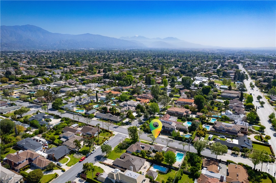 400 W Woodruff Avenue