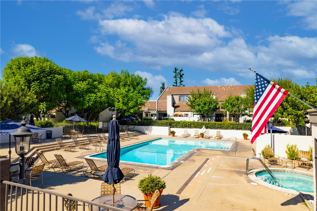 584 W Huntington Drive A