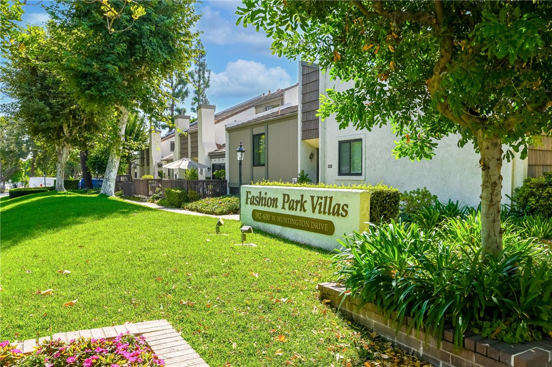 584 W Huntington Drive A