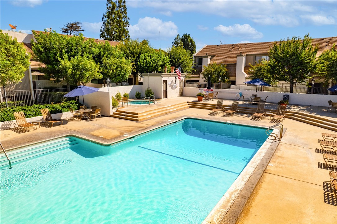 584 W Huntington Drive A