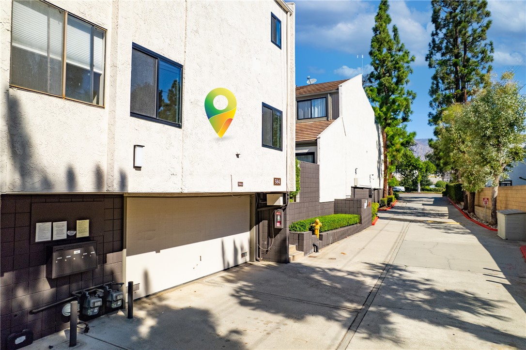 584 W Huntington Drive A