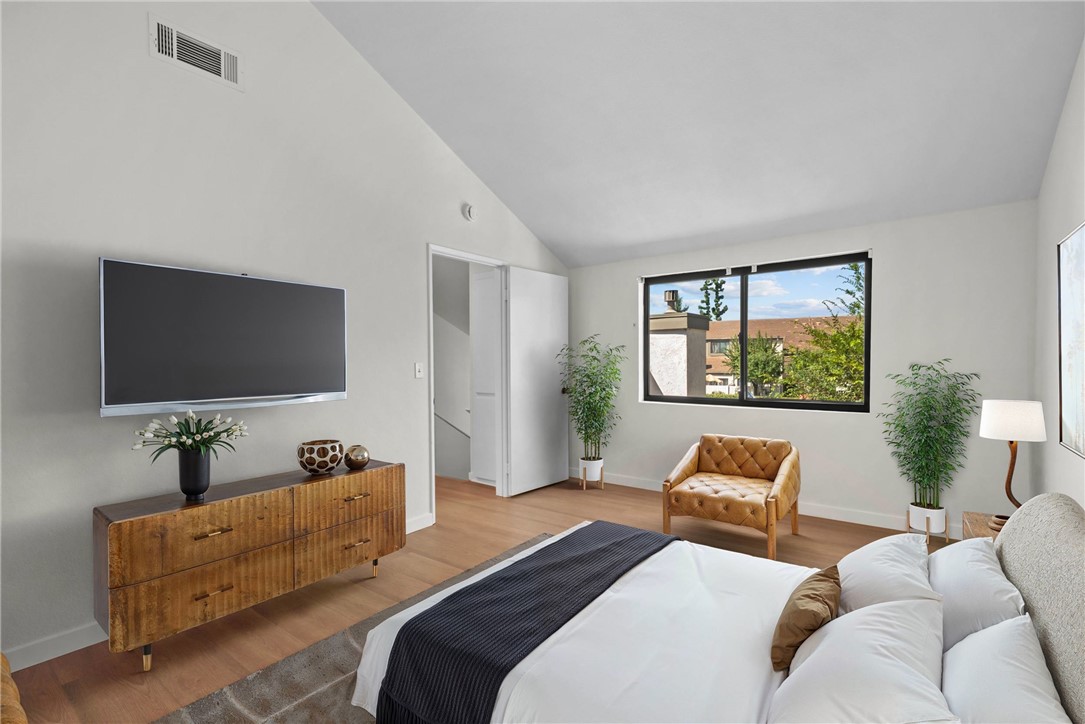 584 W Huntington Drive A