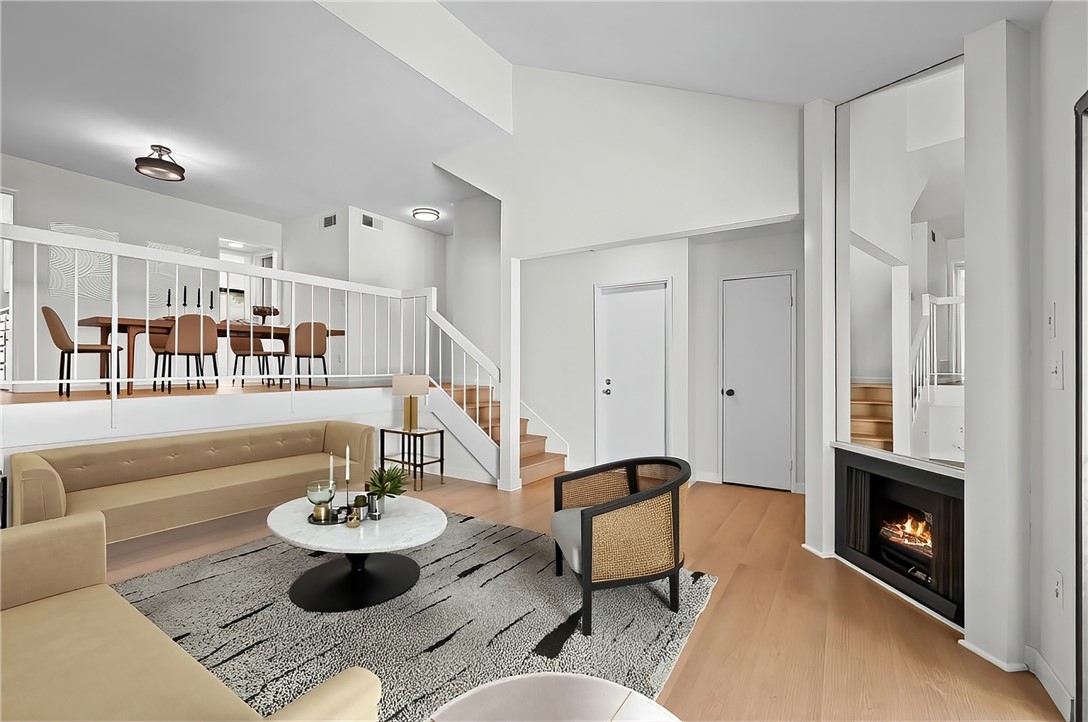 584 W Huntington Drive A