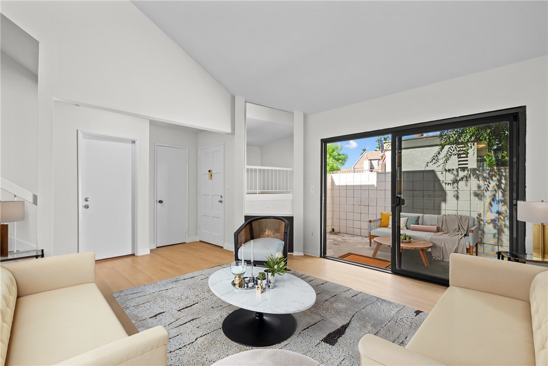 584 W Huntington Drive A