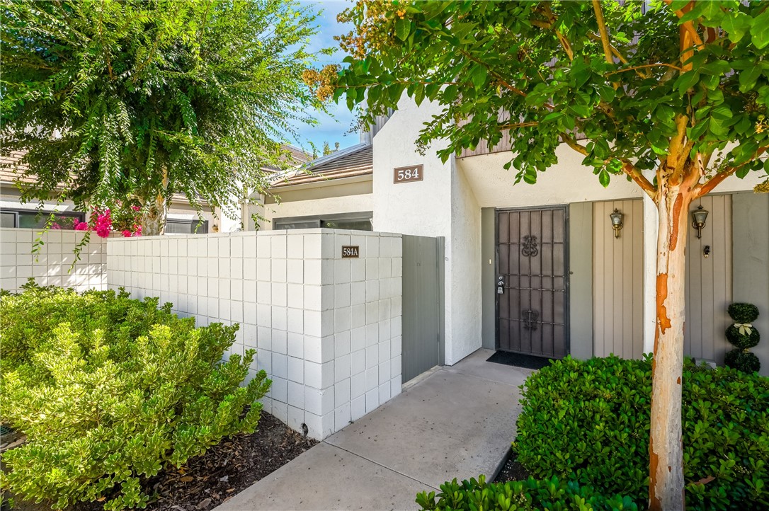 584 W Huntington Drive A
