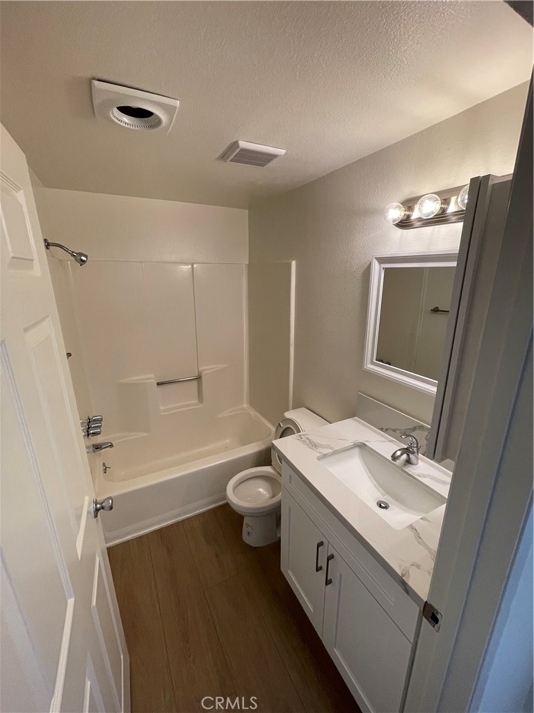 621 N Kenwood Street N 4