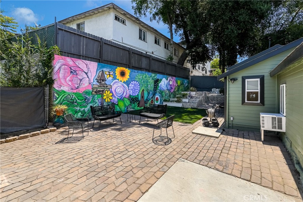 852 Chapman