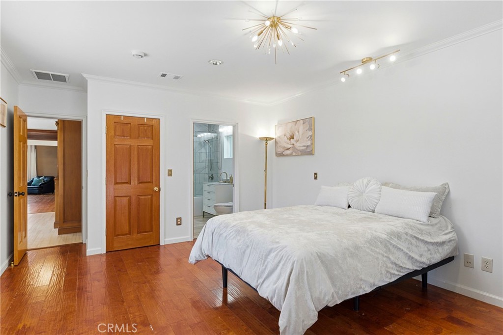 852 Chapman