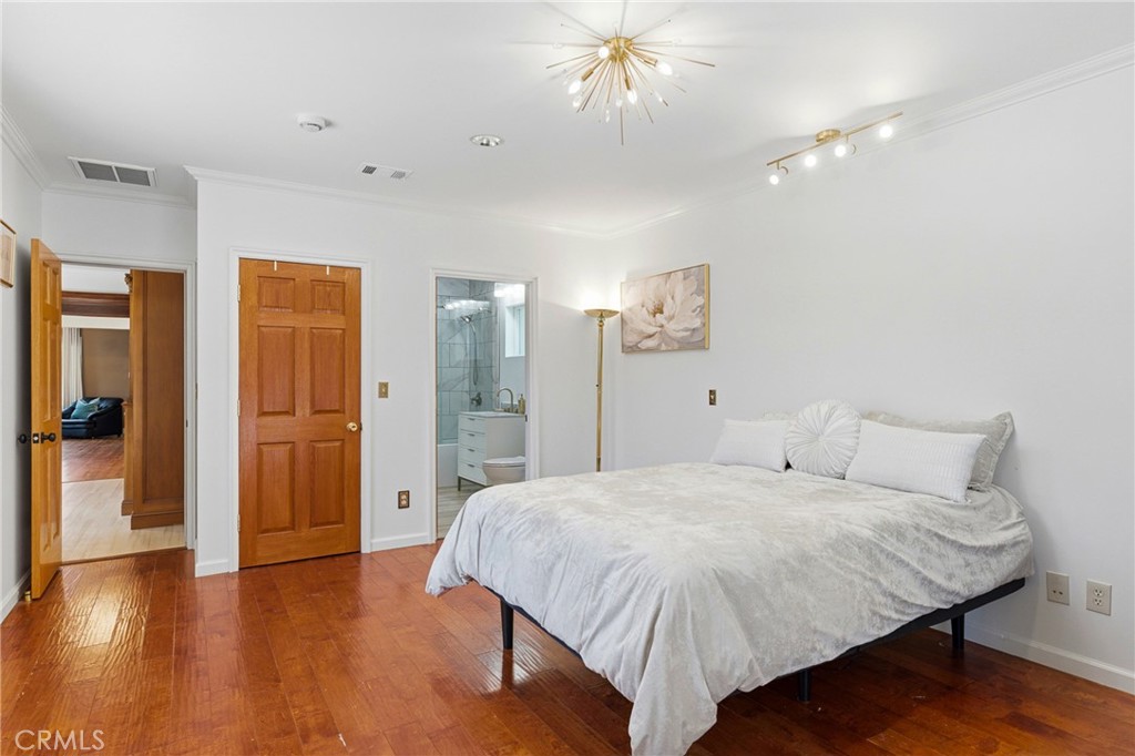 852 Chapman