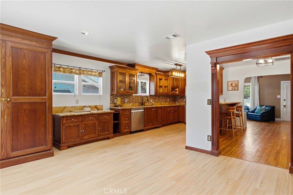 852 Chapman