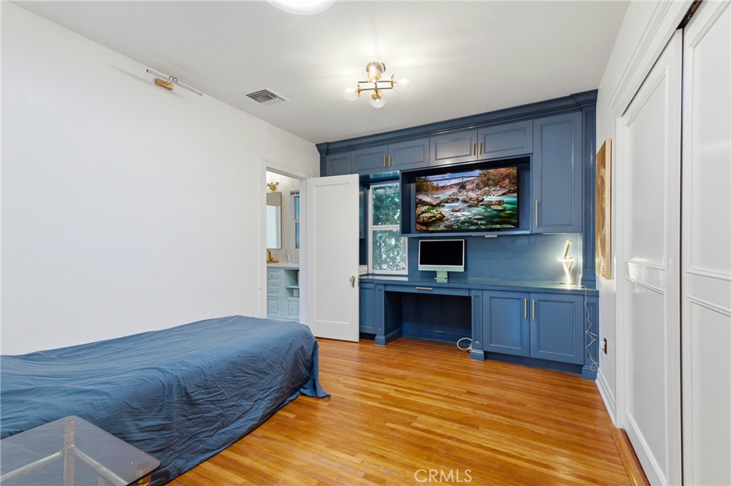 852 Chapman