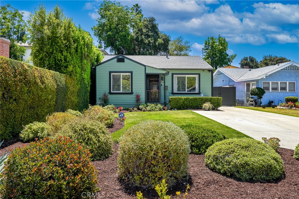 852 Chapman
