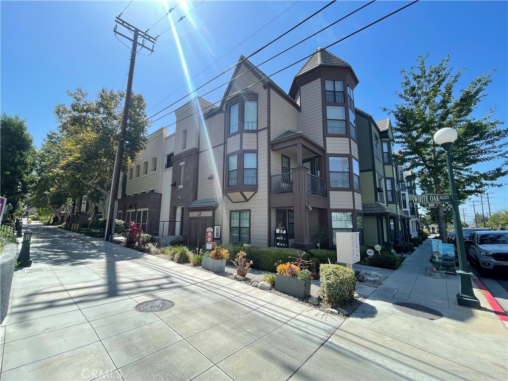 530 S Primrose Avenue