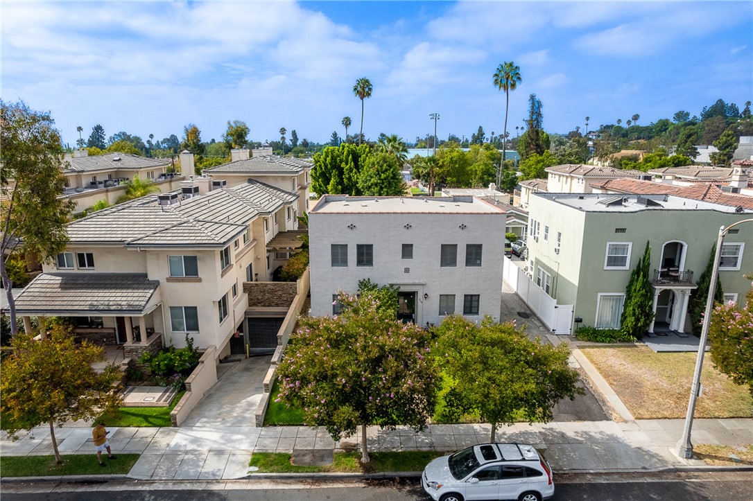 264 E Glenarm