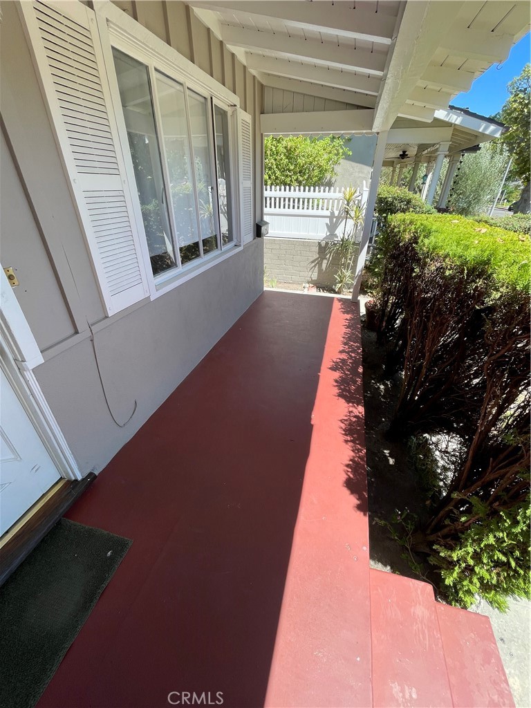 733 W Oceanview Avenue