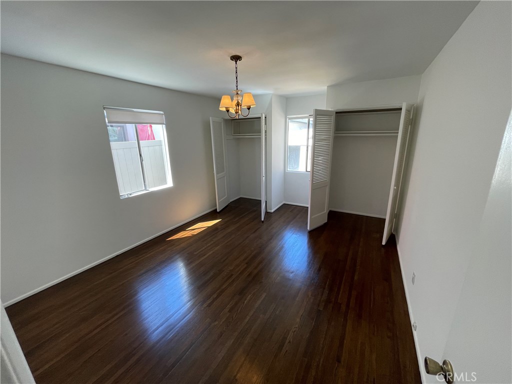 733 W Oceanview Avenue