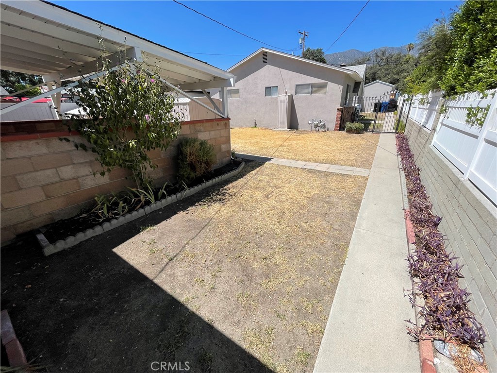 733 W Oceanview Avenue