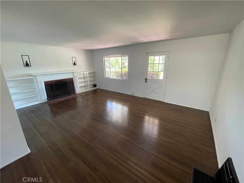 733 W Oceanview Avenue