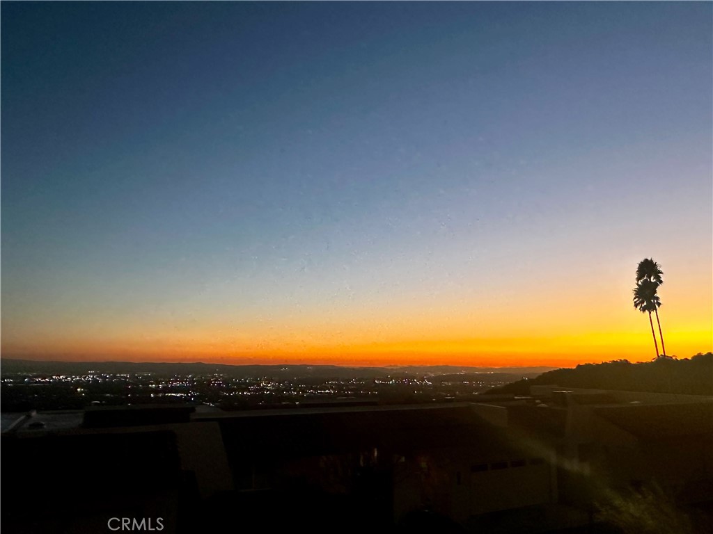 888 W Highpoint Drive