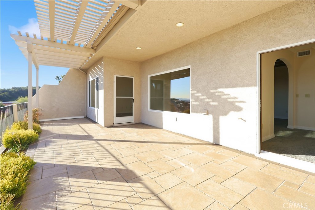 888 W Highpoint Drive