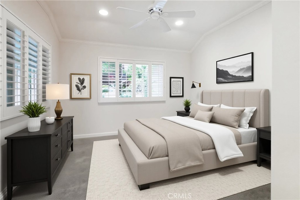 888 W Highpoint Drive