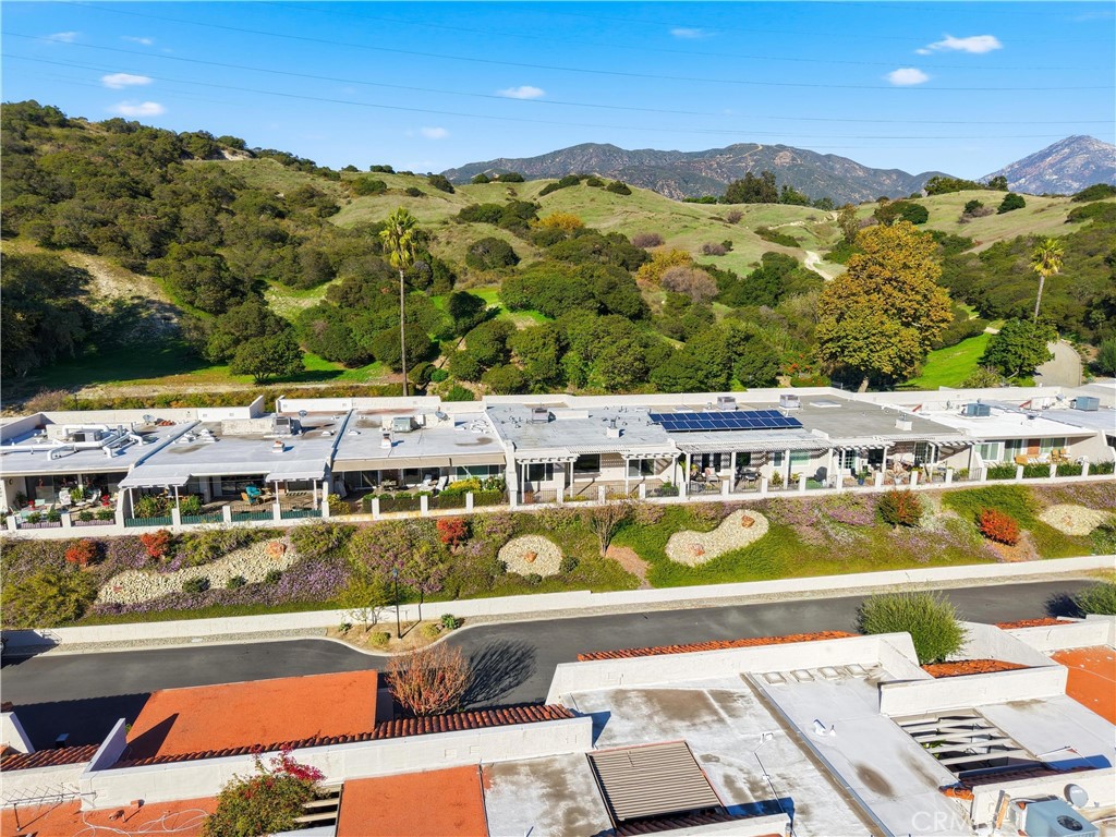 888 W Highpoint Drive