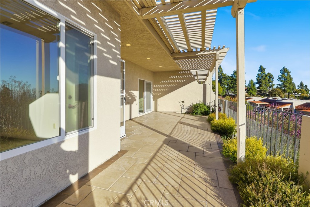 888 W Highpoint Drive