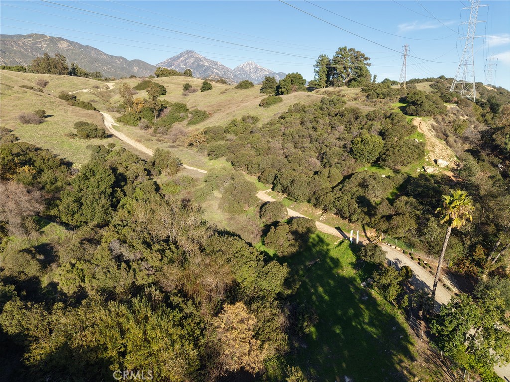 888 W Highpoint Drive