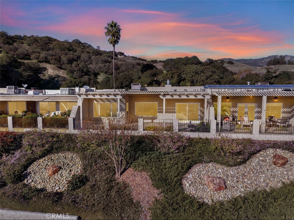 888 W Highpoint Drive