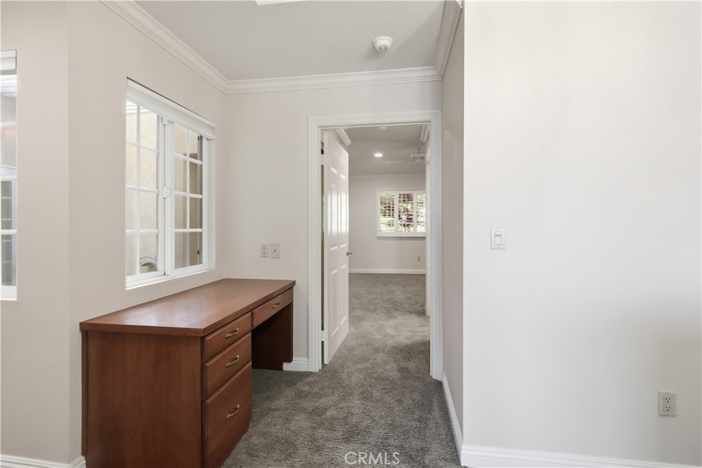 888 W Highpoint Drive