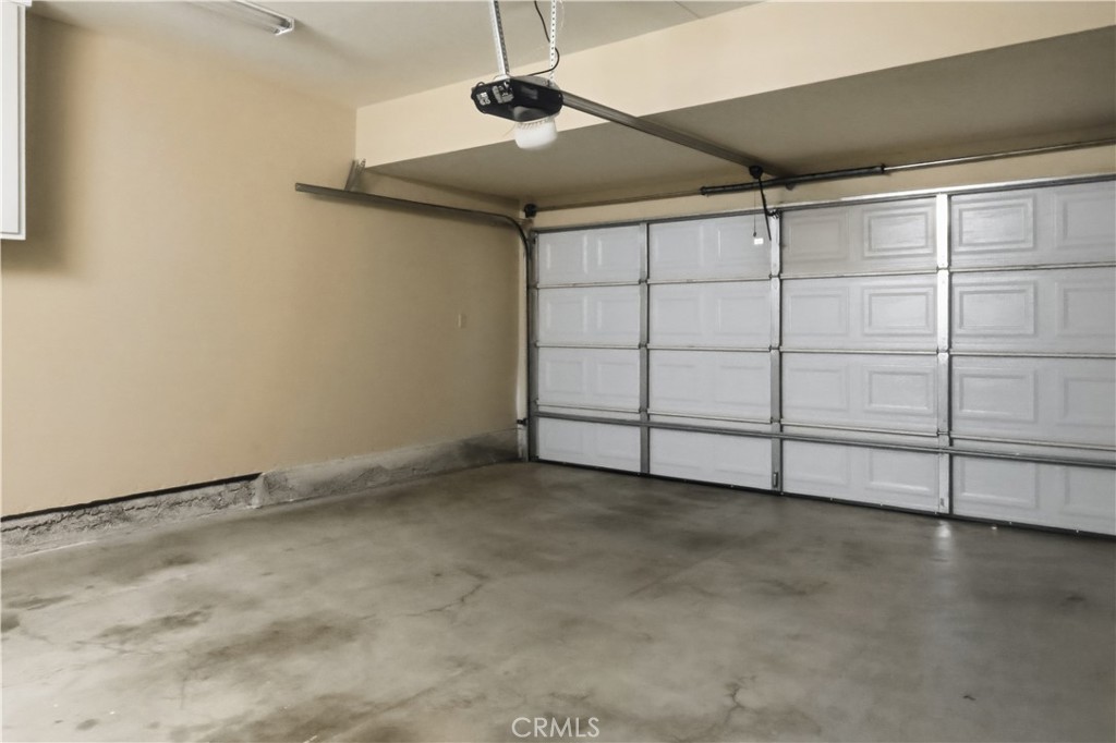 888 W Highpoint Drive