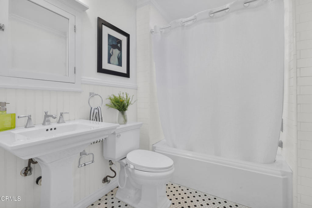 411 Sierra Vista Avenue