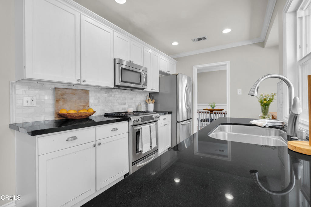 411 Sierra Vista Avenue