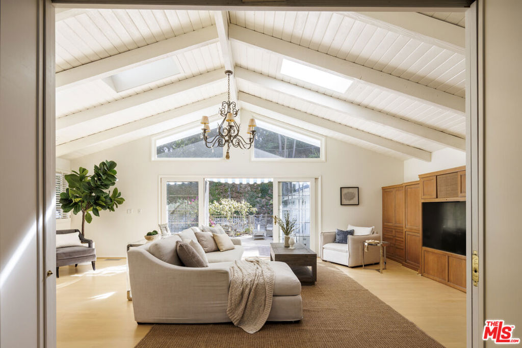 15946 Valley Wood Road