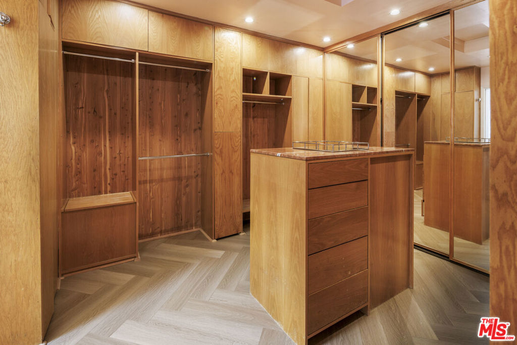 15946 Valley Wood Road