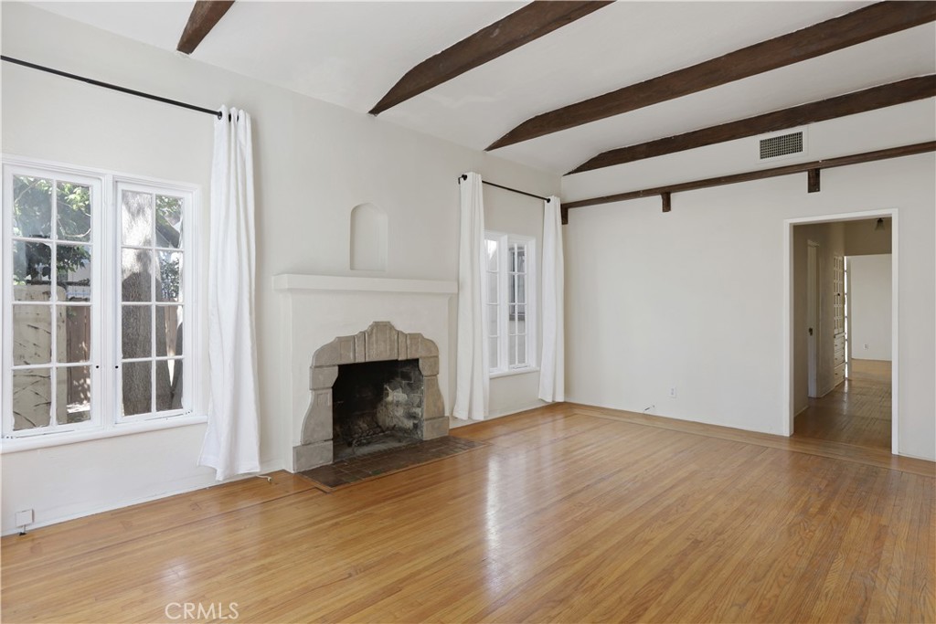 13501 Chandler Boulevard