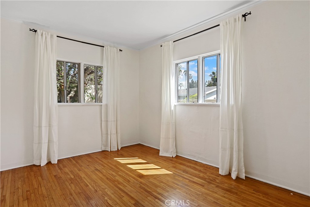 13501 Chandler Boulevard