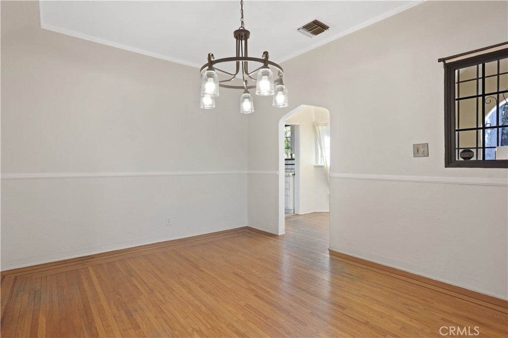 13501 Chandler Boulevard