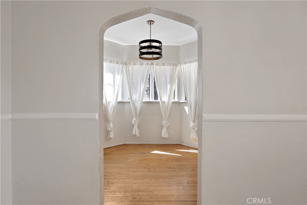 13501 Chandler Boulevard