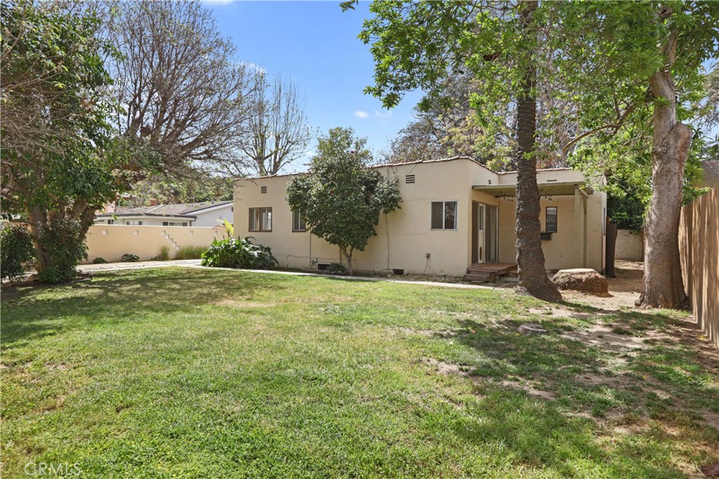 13501 Chandler Boulevard