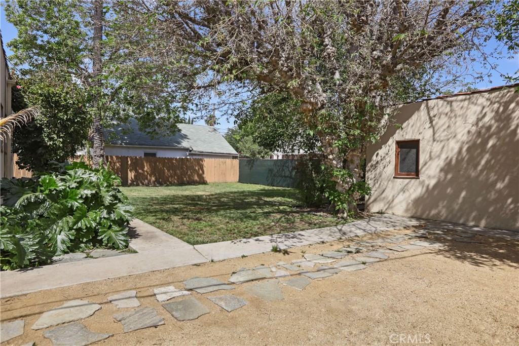 13501 Chandler Boulevard