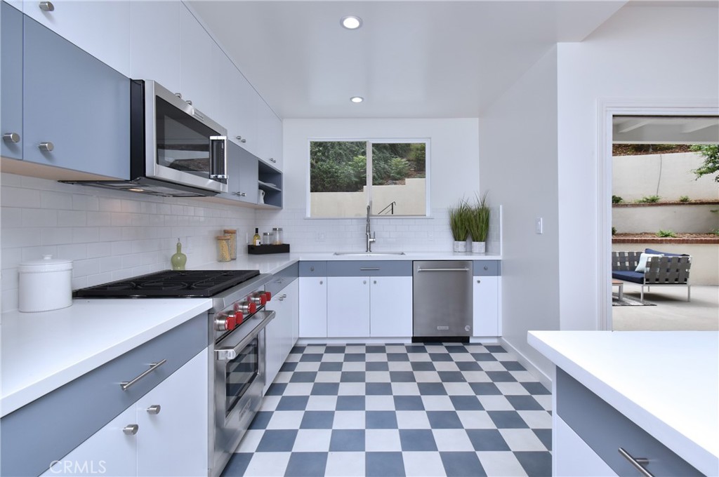 11042 Fruitland Drive