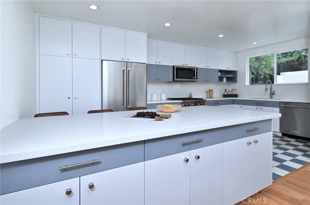 11042 Fruitland Drive